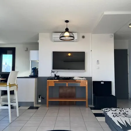Sunset Joli 3 Pieces Avec 2 Alcoves Climatisation Et Wifi Vue Piscine Rochelongue Cap D'agde * Agde