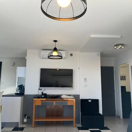Sunset Joli 3 Pieces Avec 2 Alcoves Climatisation Et Wifi Vue Piscine Rochelongue Cap D'agde